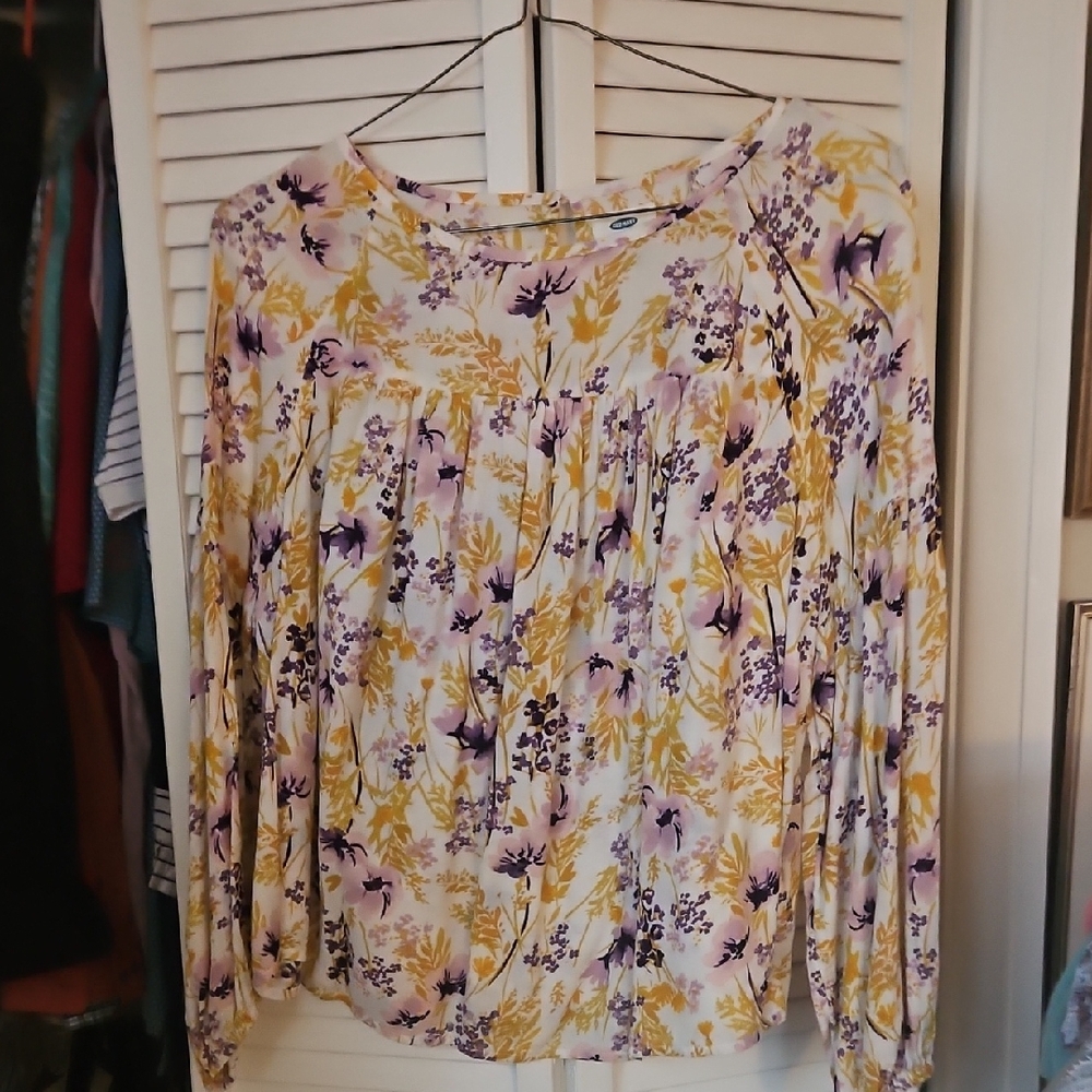 Super pretty top for spring